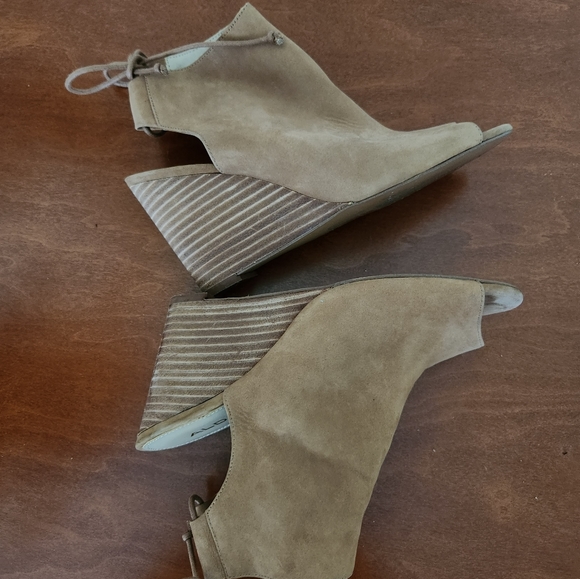 Women's Aldo Tan Suede High Heel Shoes - Picture 7 of 12